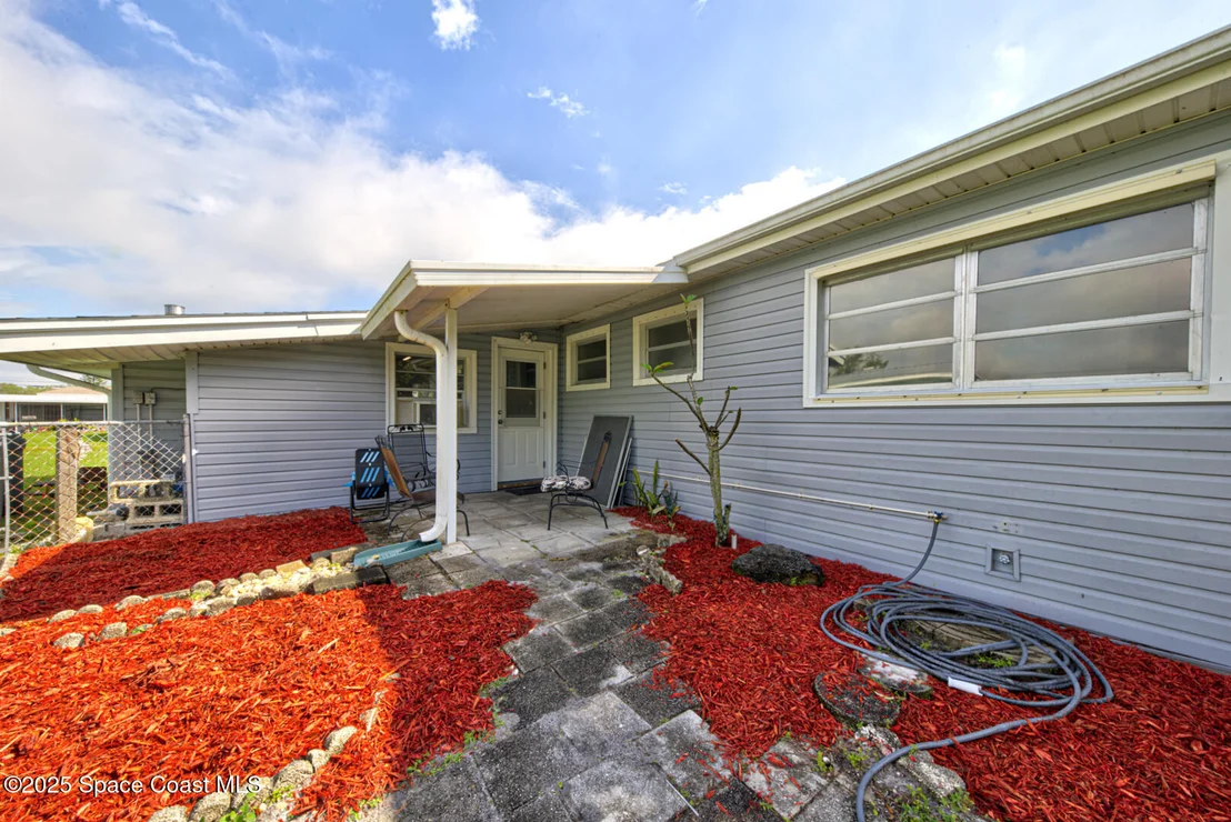 Photo of 2433 Allan Adale Road