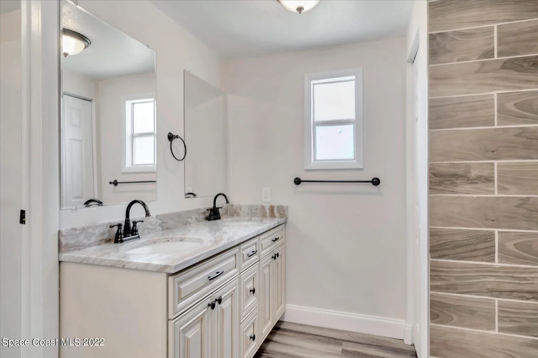 Photo of 139 Vanguard Circle