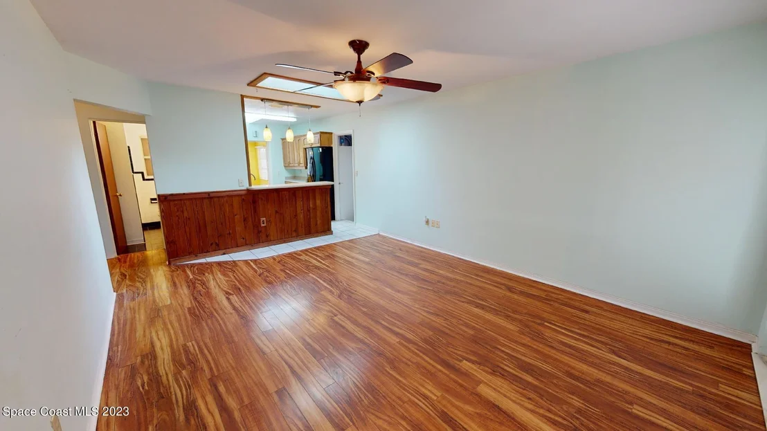 Photo of 325 Cinnamon Drive
