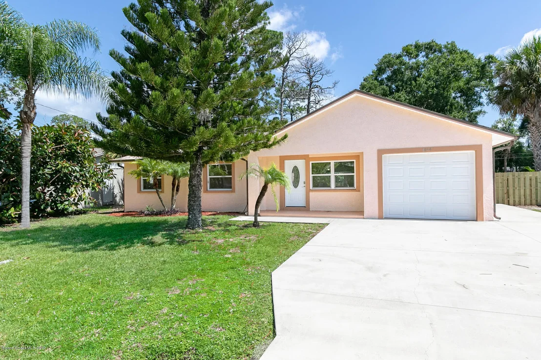 Photo of 1044 Bernice Road