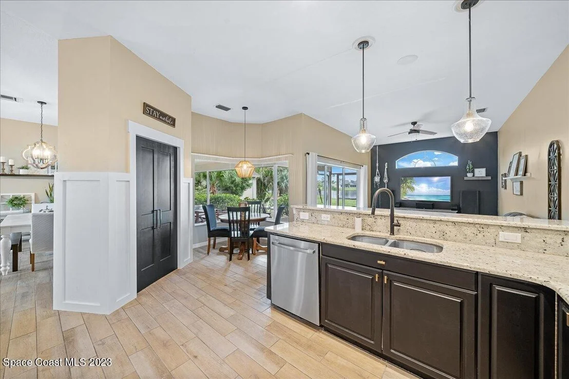 Photo of 767 Thrasher Drive