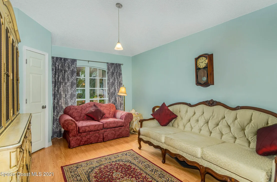 Photo of 892 Shaw Circle