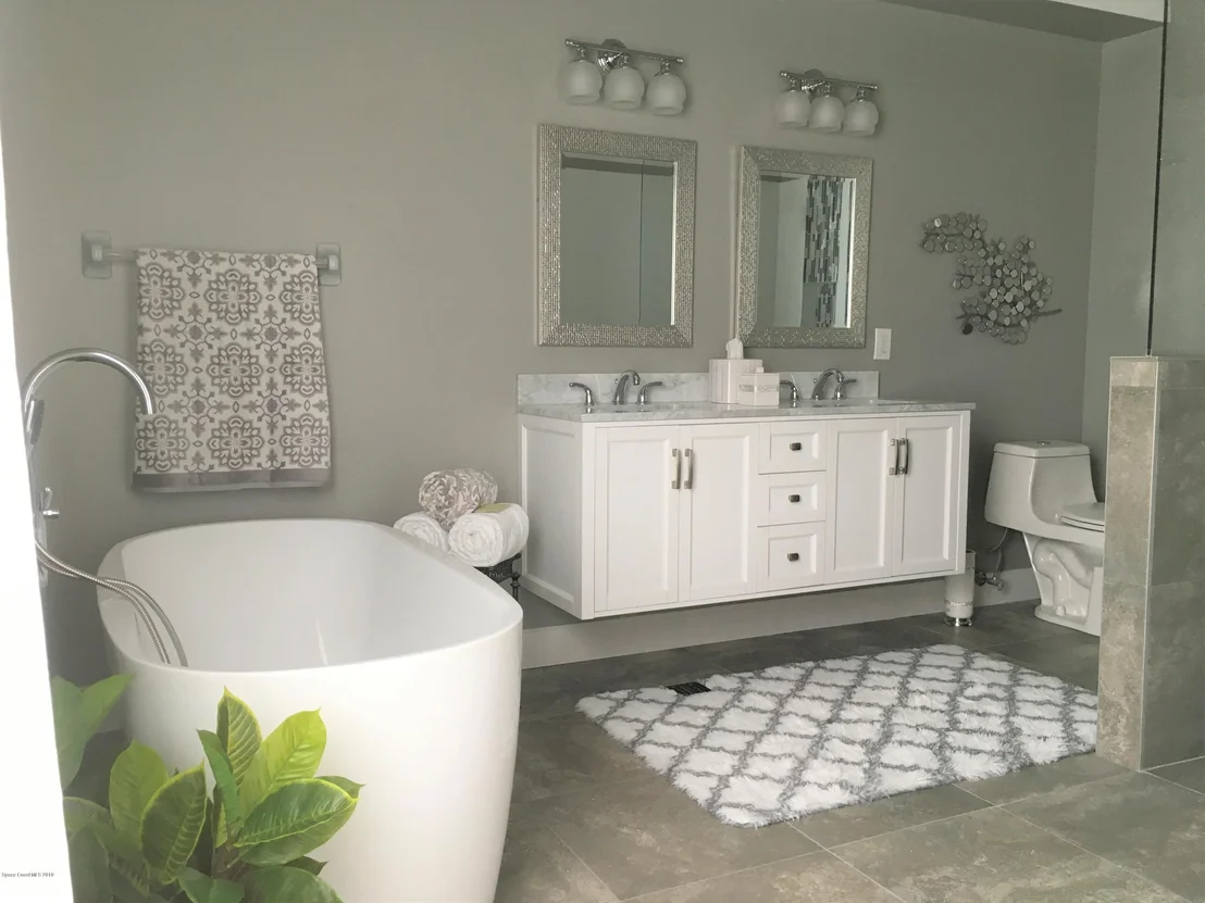 Photo of 130 Palm Circle