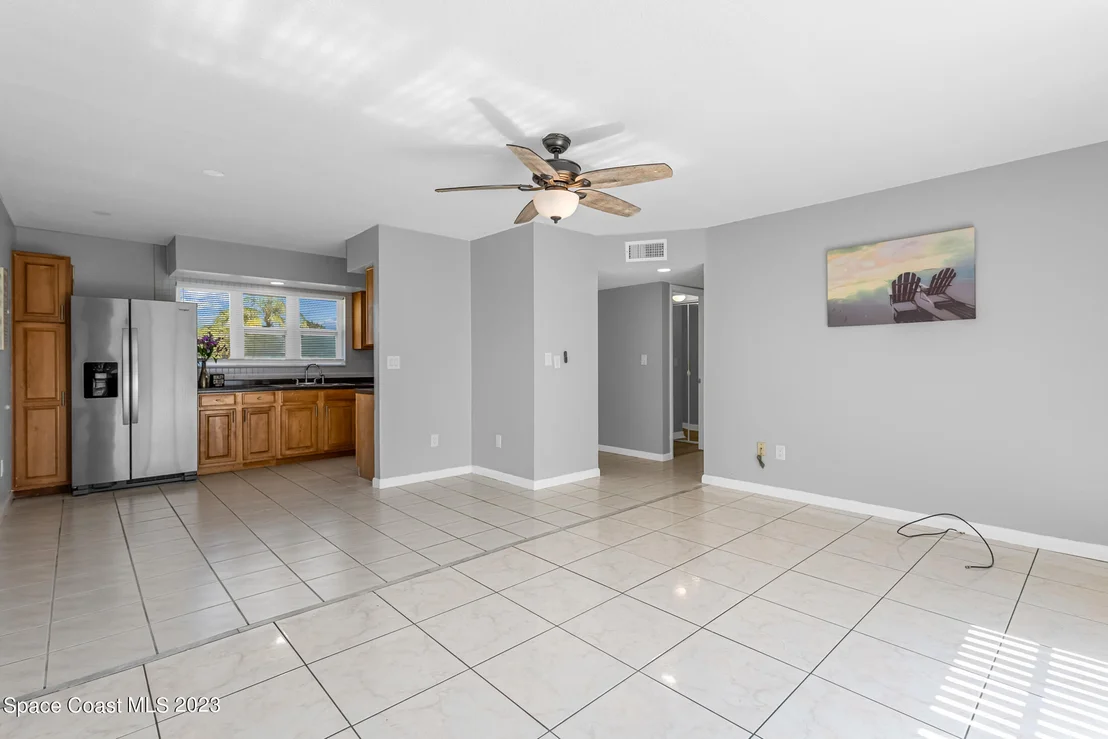 Photo of 948 Darwin Lane NE
