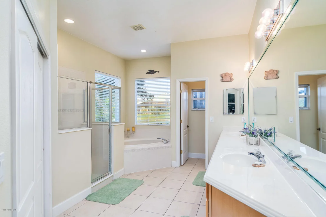 Photo of 3557 Peninsula Circle