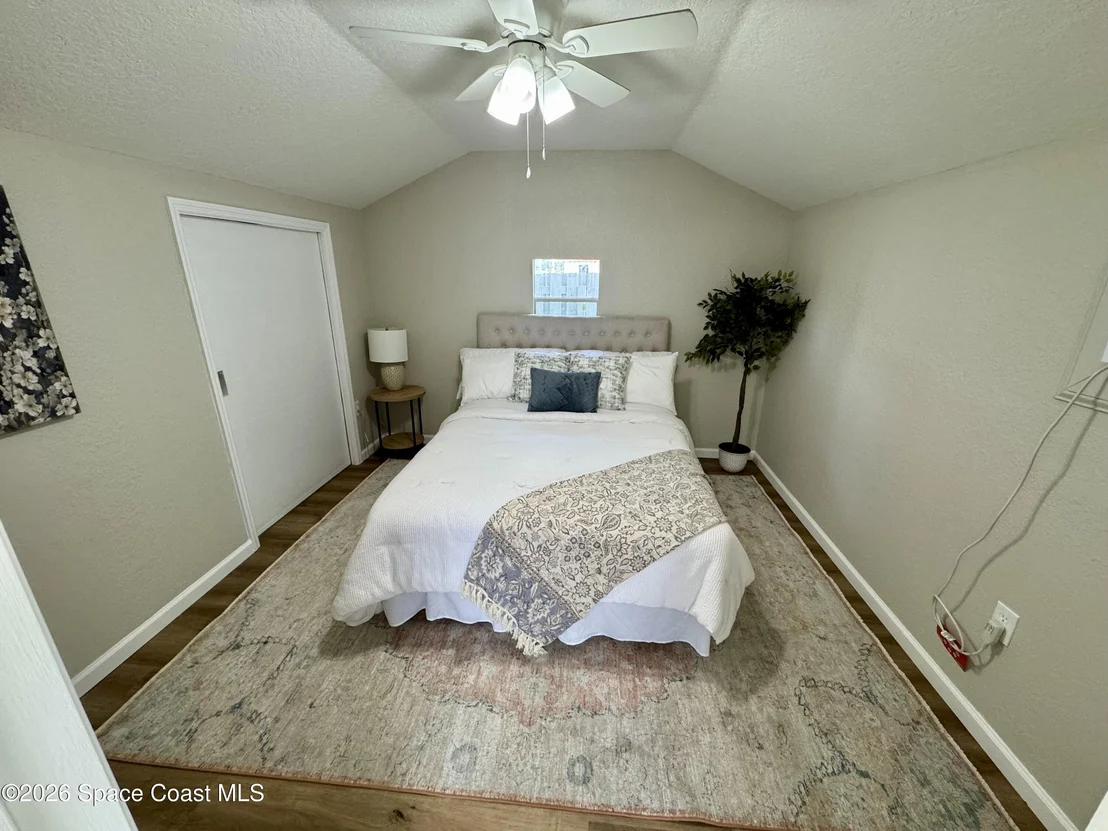 Photo of 2252 Laden Road