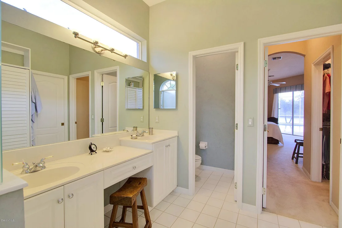 Photo of 855 CARRIAGE HILL Road