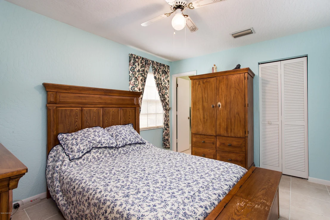 Photo of 3835 Milwaukee Avenue