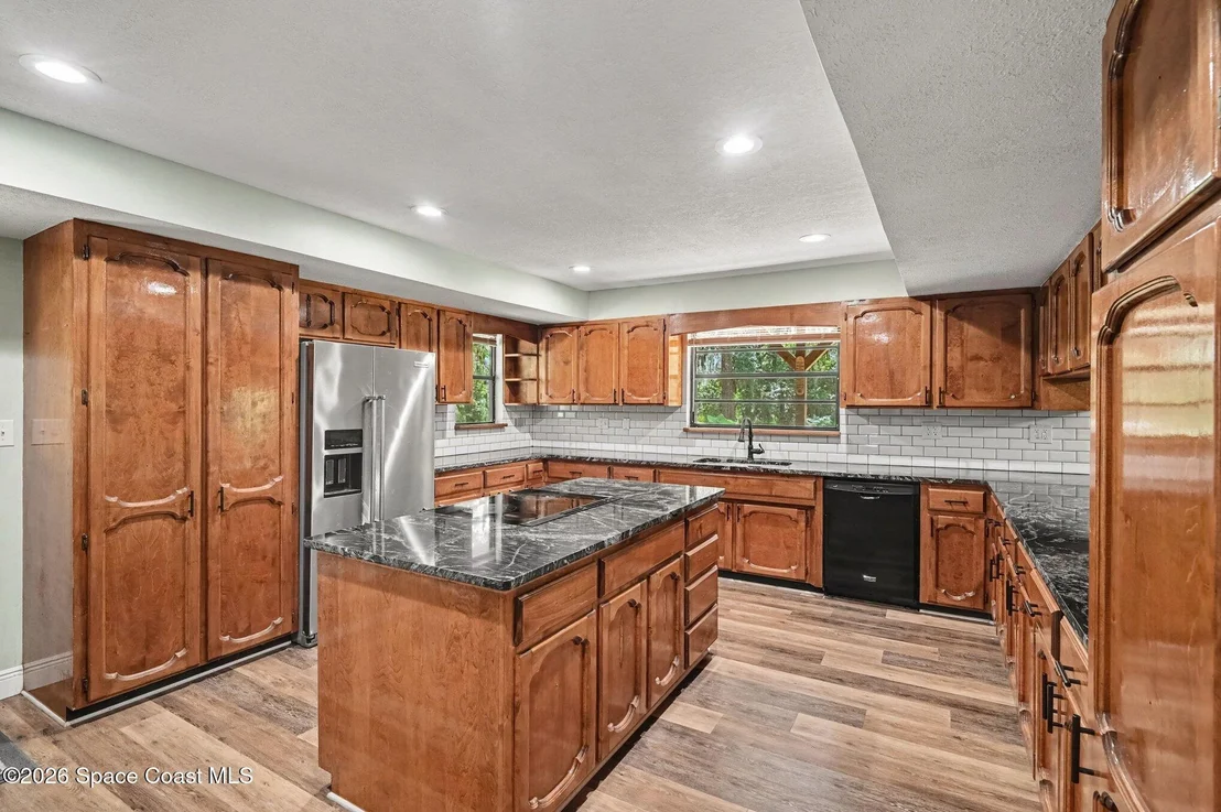 Photo of 2650 Lagrange Road