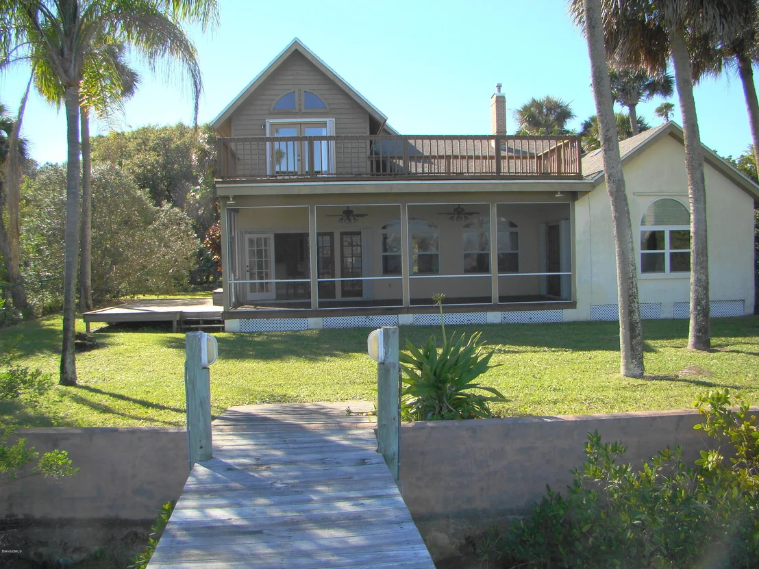 Photo of 1381 Pineapple Avenue