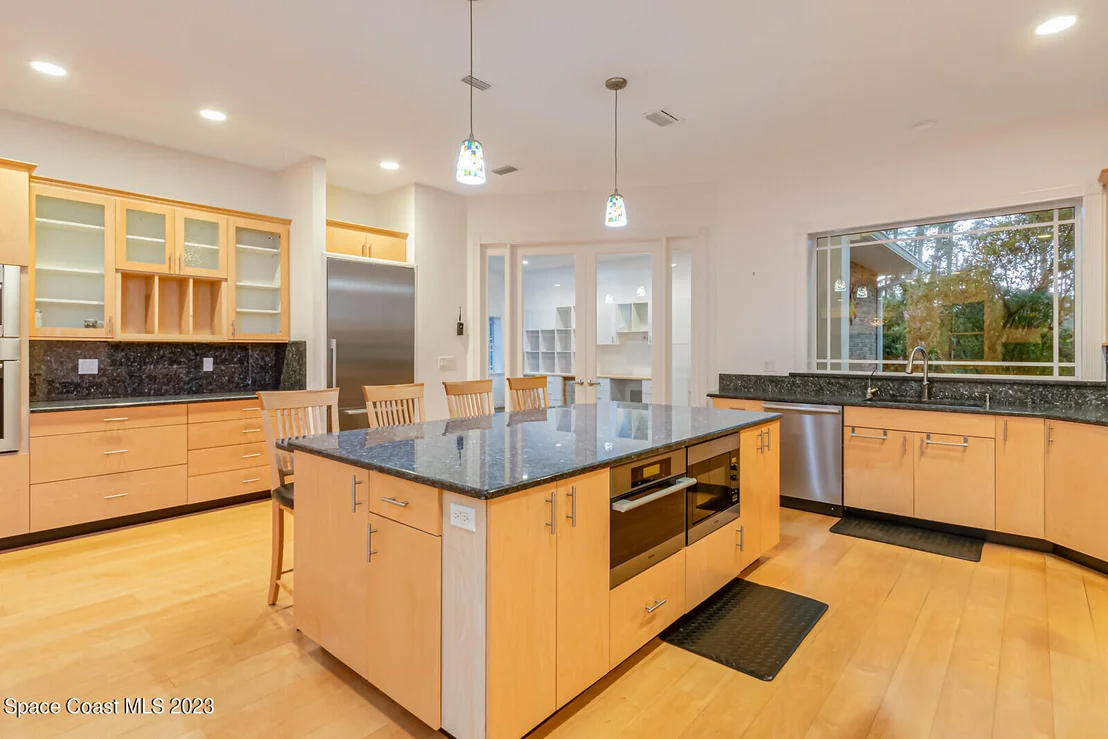 Photo of 2880 Grant Road