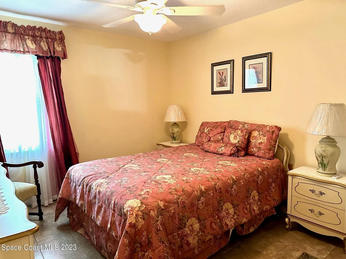 Photo of 1359 Heritage Acres Boulevard
