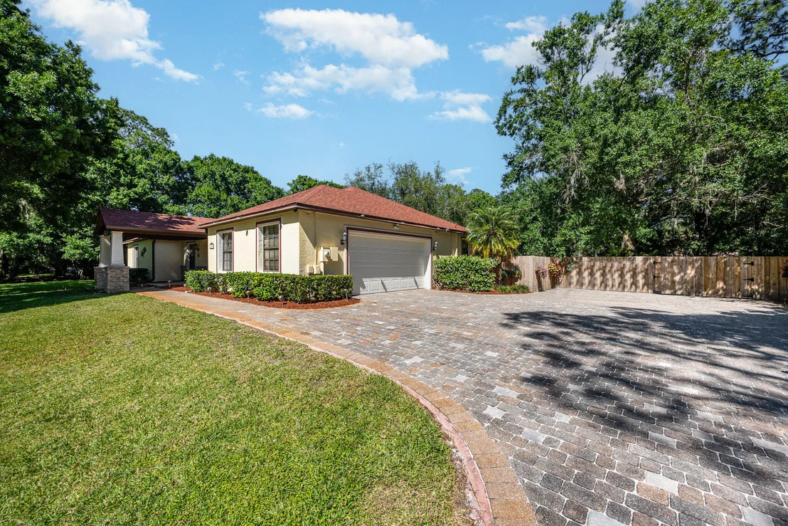 Photo of 1725 Hidden Lake Drive