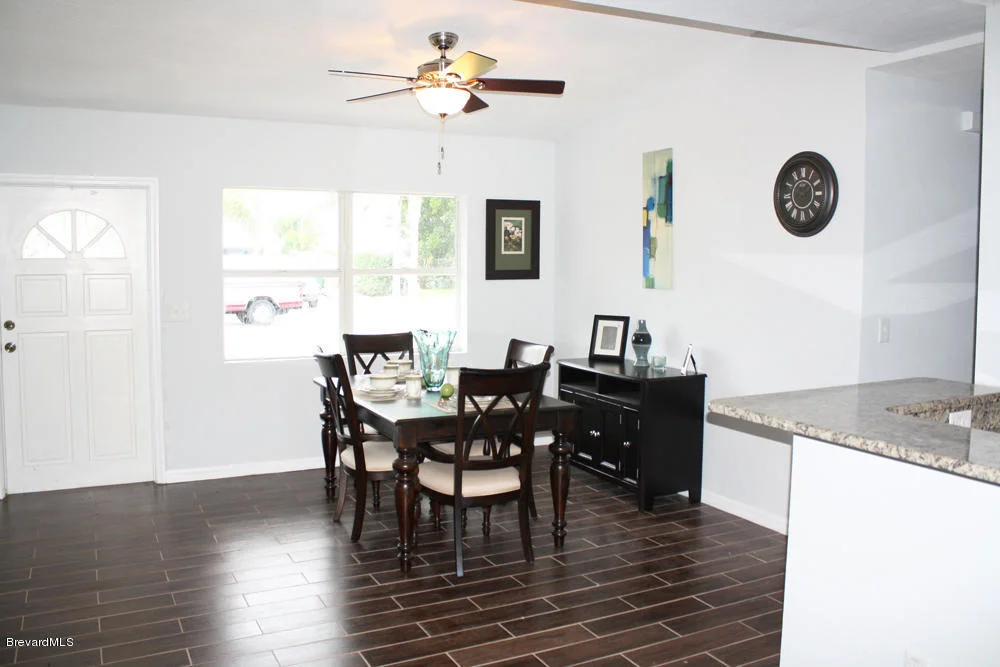 Photo of 220 Avenida Central