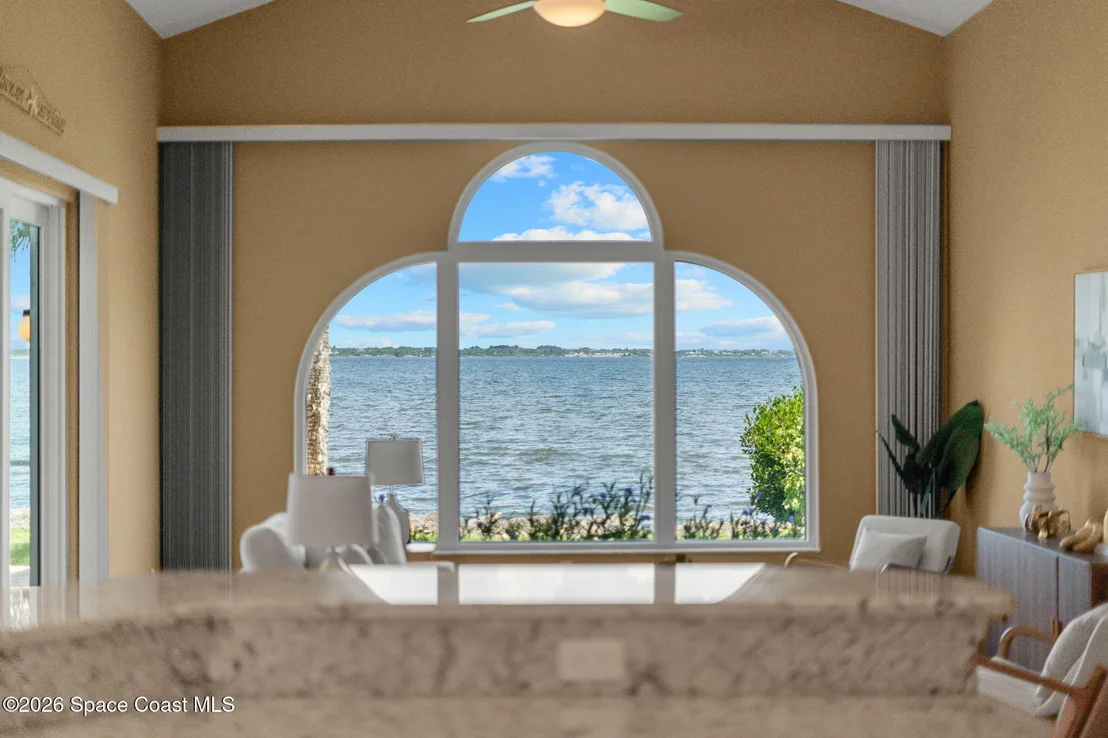 Photo of 327 Island Drive