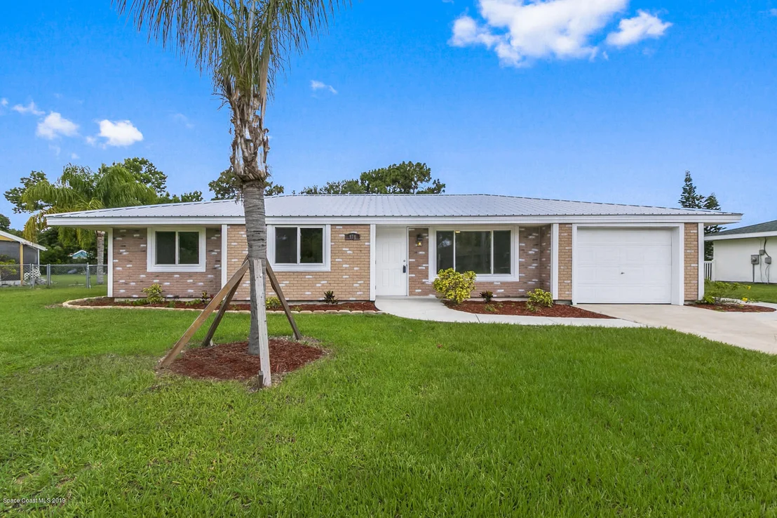 Photo of 974 Mariposa Drive NE