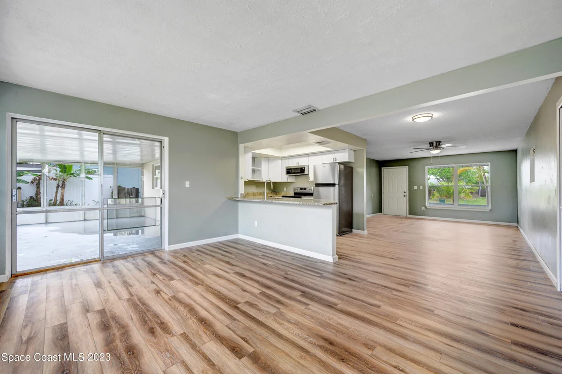 Photo of 707 Ixora Drive