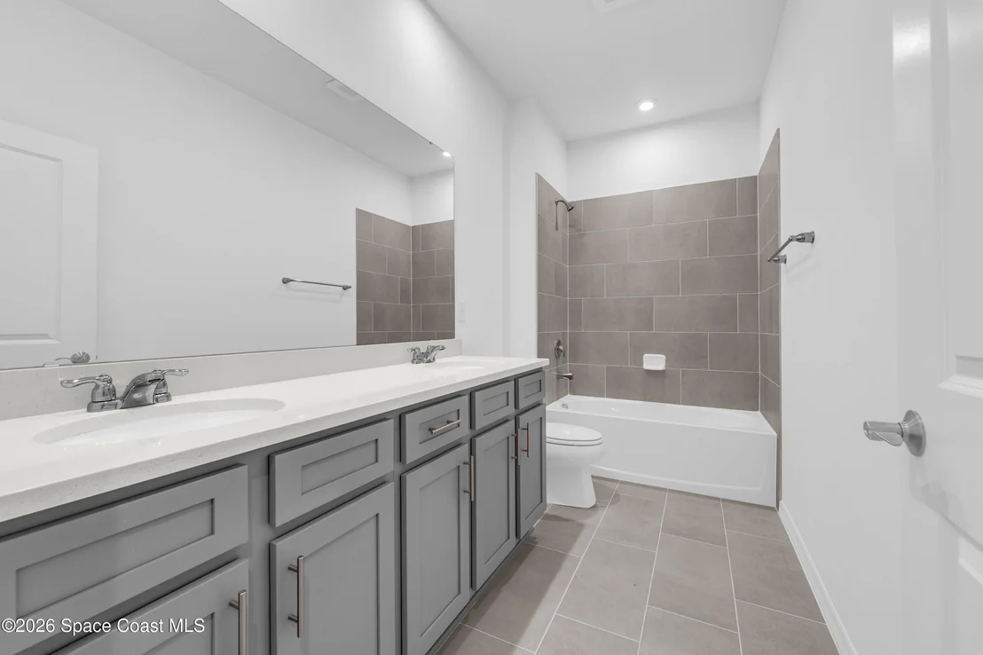 Photo of 1012 Banff Drive NE