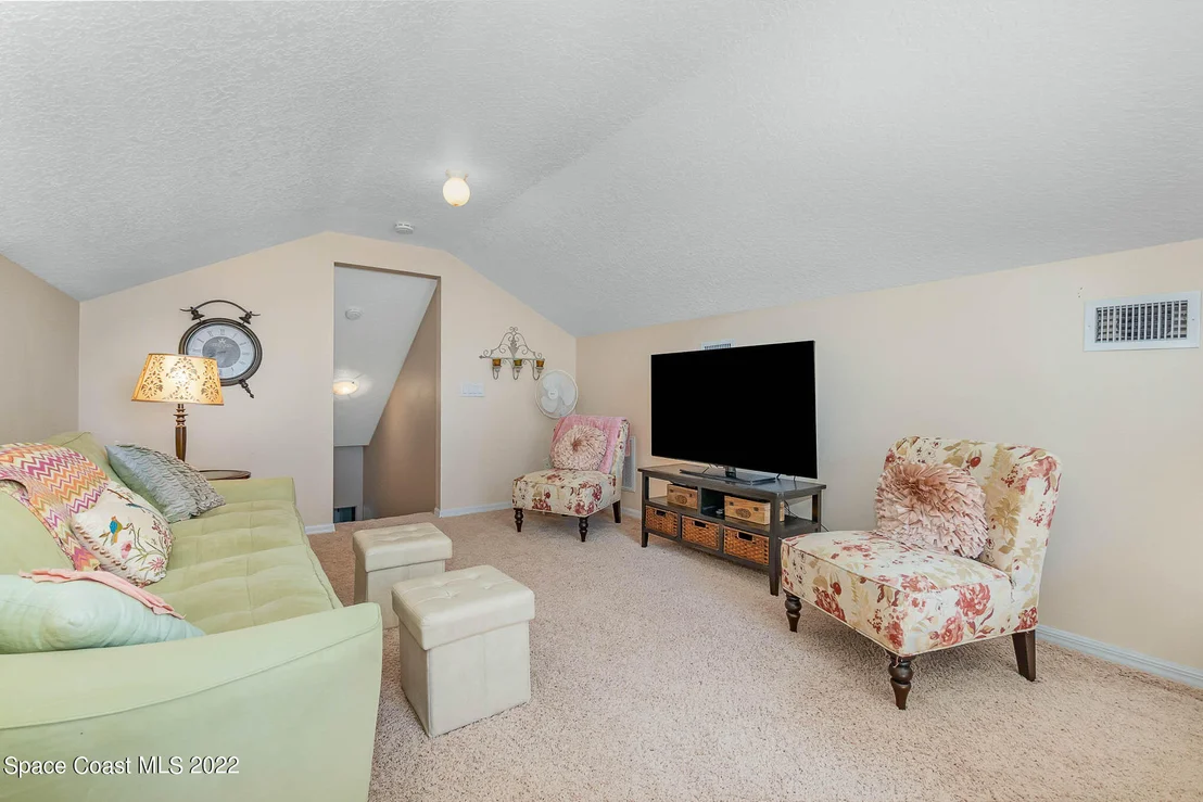 Photo of 1836 Windbrook Drive SE