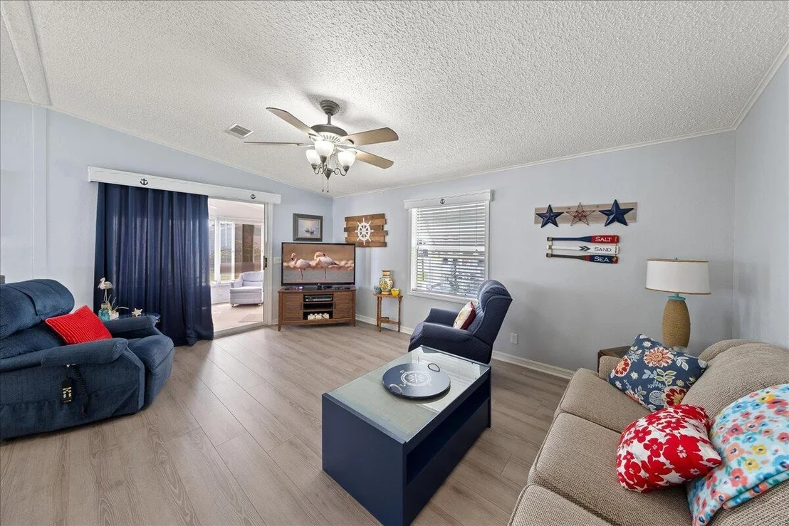 Photo of 7568 Chasta Road