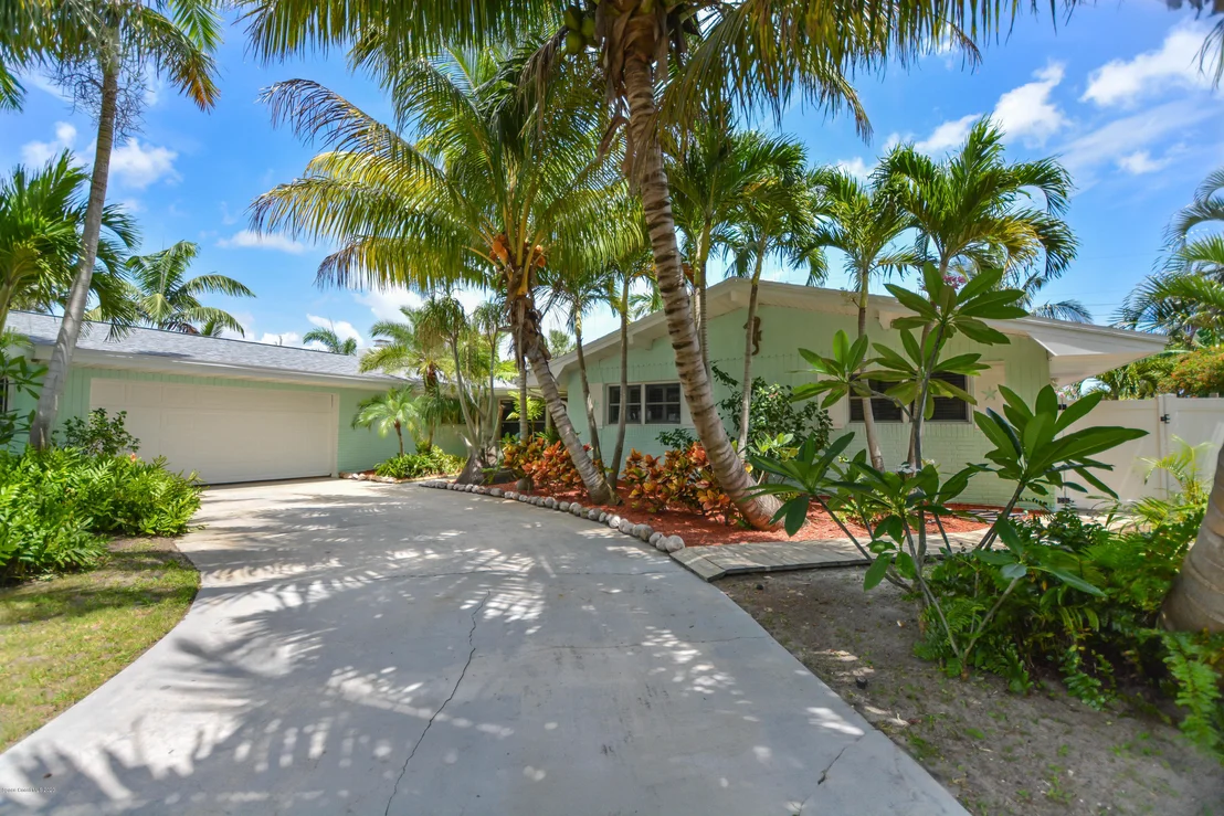 Photo of 460 Oak Ridge Drive