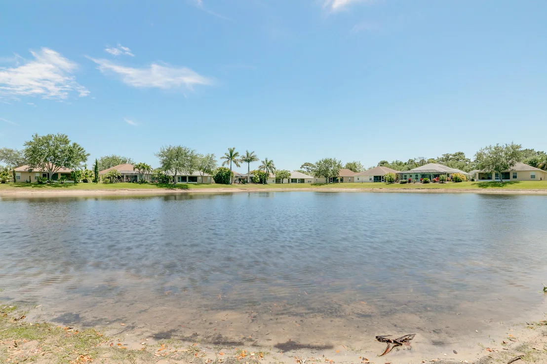 Photo of 829 Tavernier Circle NE