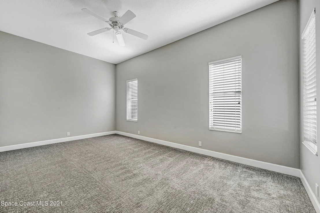 Photo of 882 Oak Park Drive