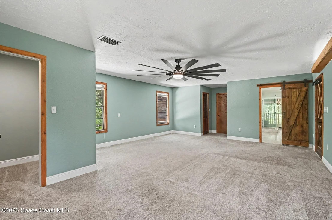 Photo of 2650 Lagrange Road