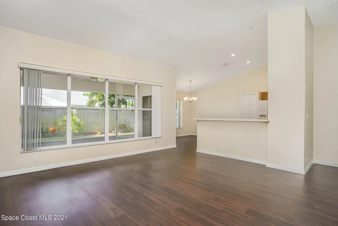 Photo of 1528 Bronco Drive