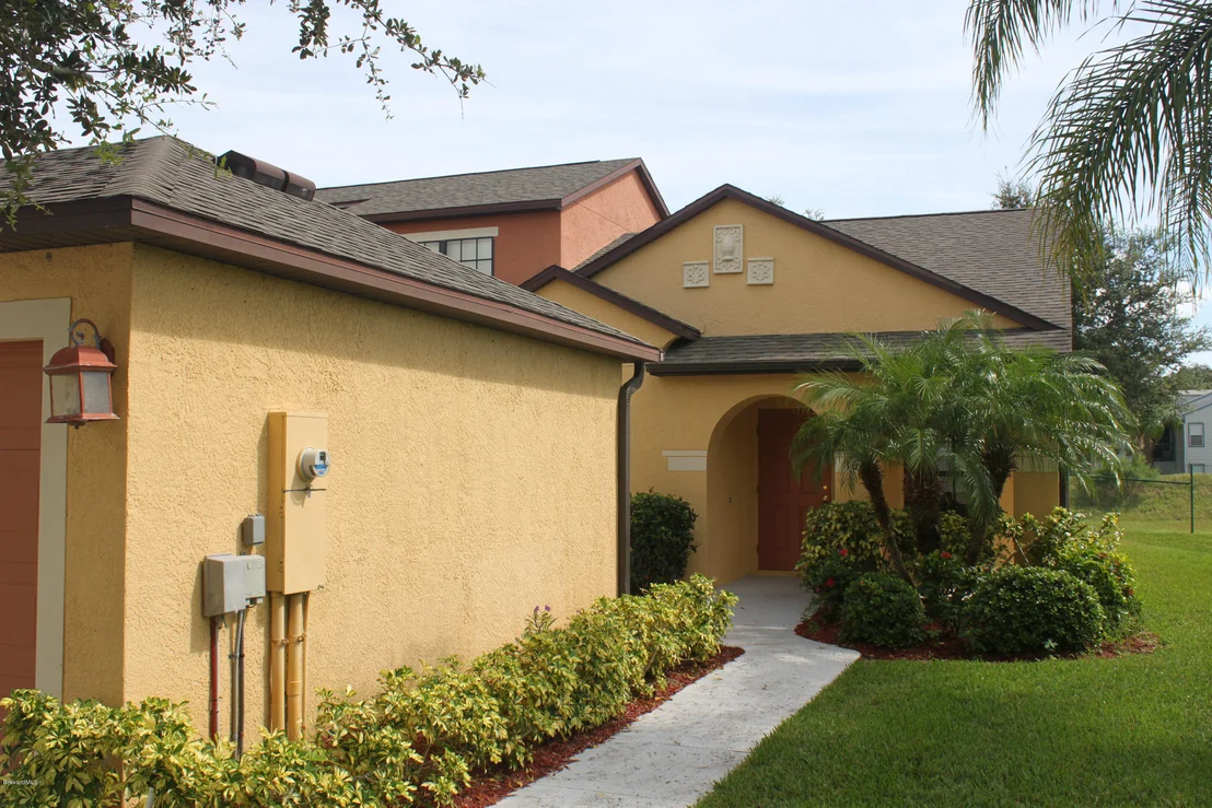 Photo of Unit 104 at 910 Luminary Circle