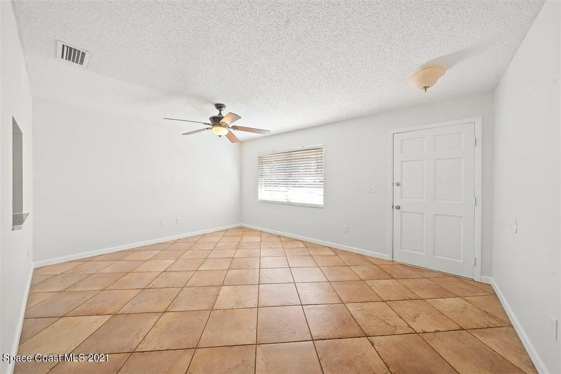 Photo of 550 Ford Circle W