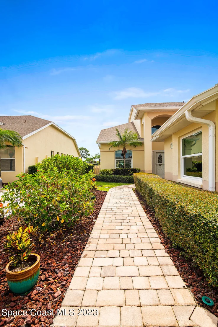 Photo of 1945 Golf Vista Boulevard