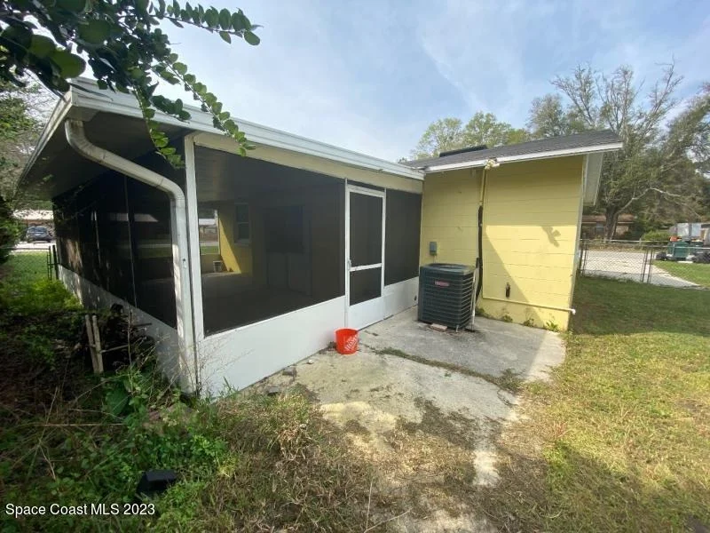 Photo of 10308 Dobell Road