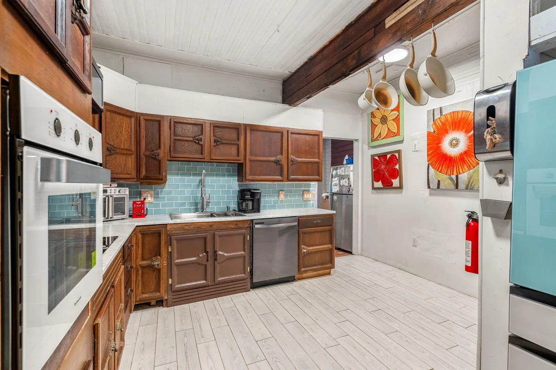 Photo of 1365 Pineapple Avenue