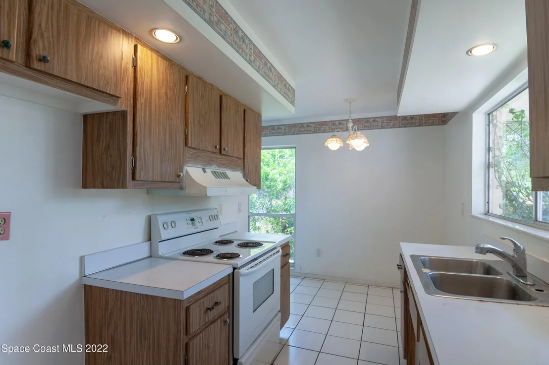 Photo of 722 Bianca Drive NE
