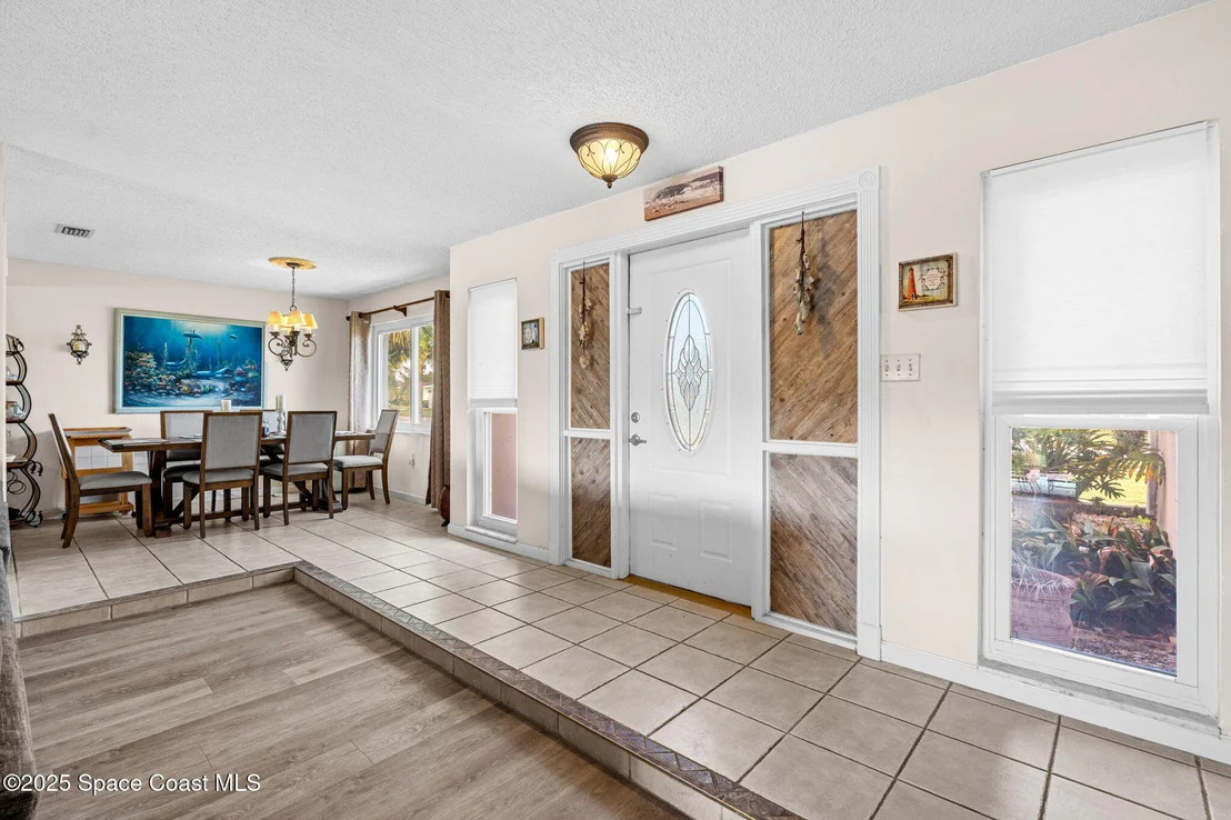 Photo of 406 Thrush Drive