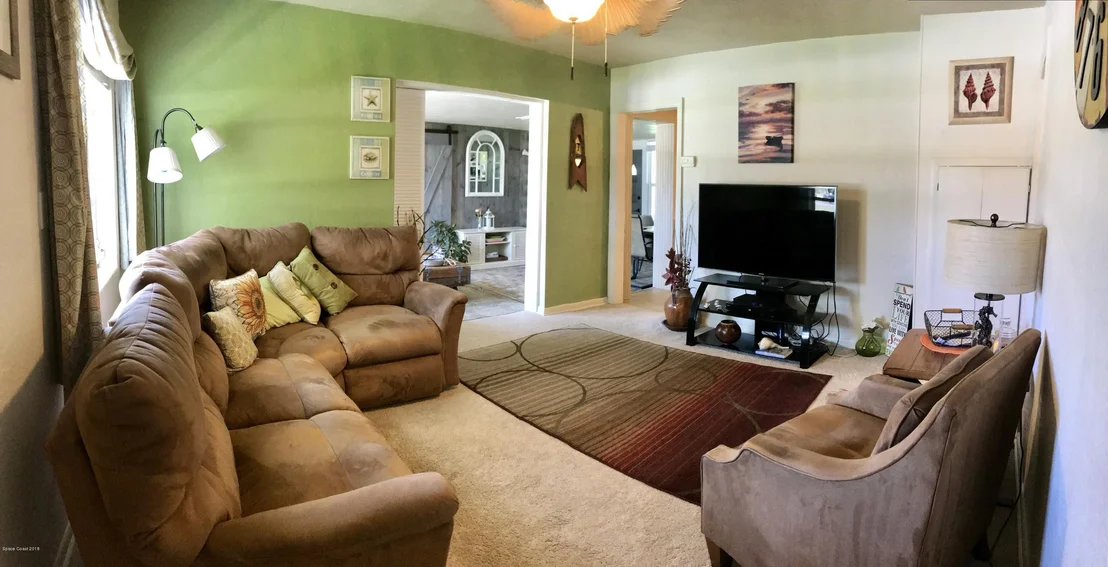 Photo of 727 Banyan Drive
