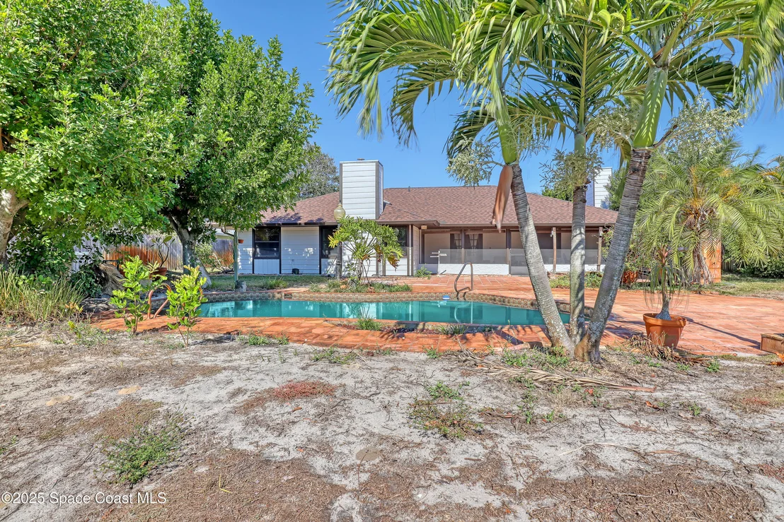 Photo of 235 Sand Dollar Road S