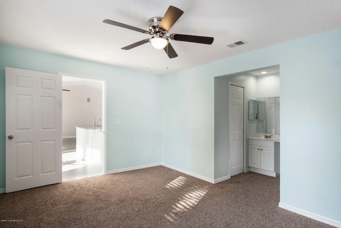 Photo of 2076 Lansing Street