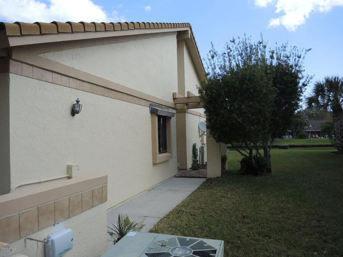 Photo of Unit 6 at 3045 Clearlake Drive