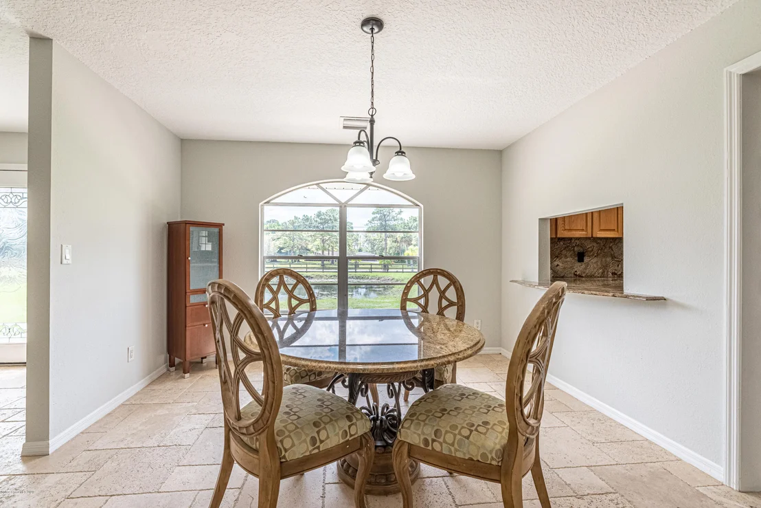 Photo of 4300 Pinewood Road