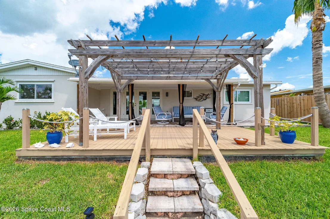 Photo of 452 Cardinal Drive