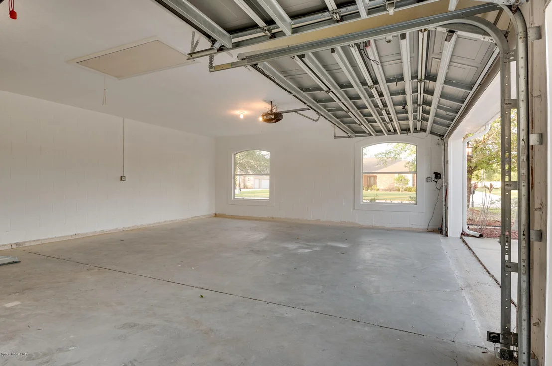 Photo of 2118 Windbrook Drive SE