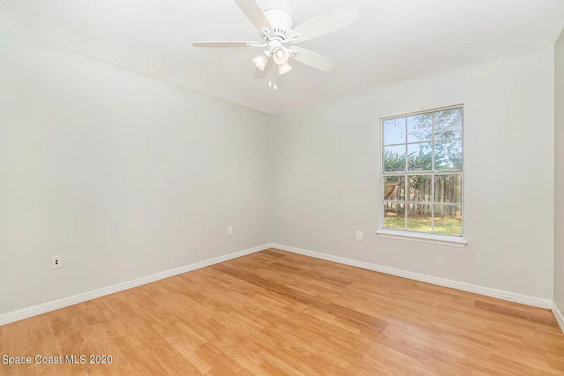 Photo of 216 Oak Lake Road
