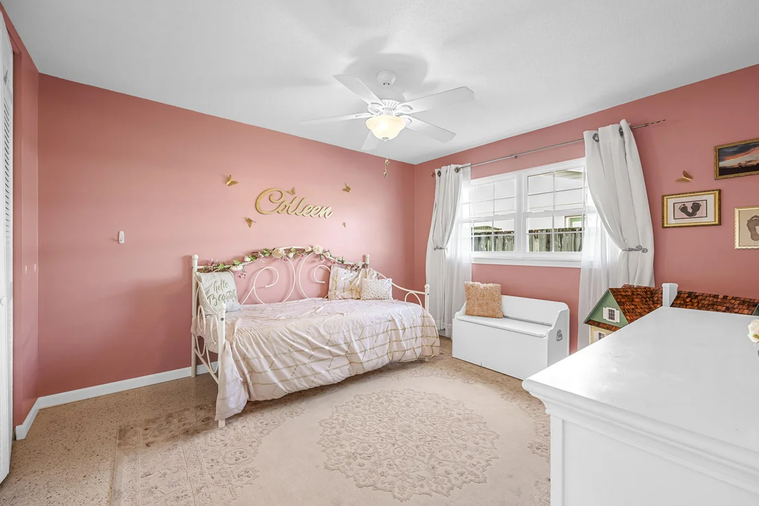 Photo of 864 Kings Post Road