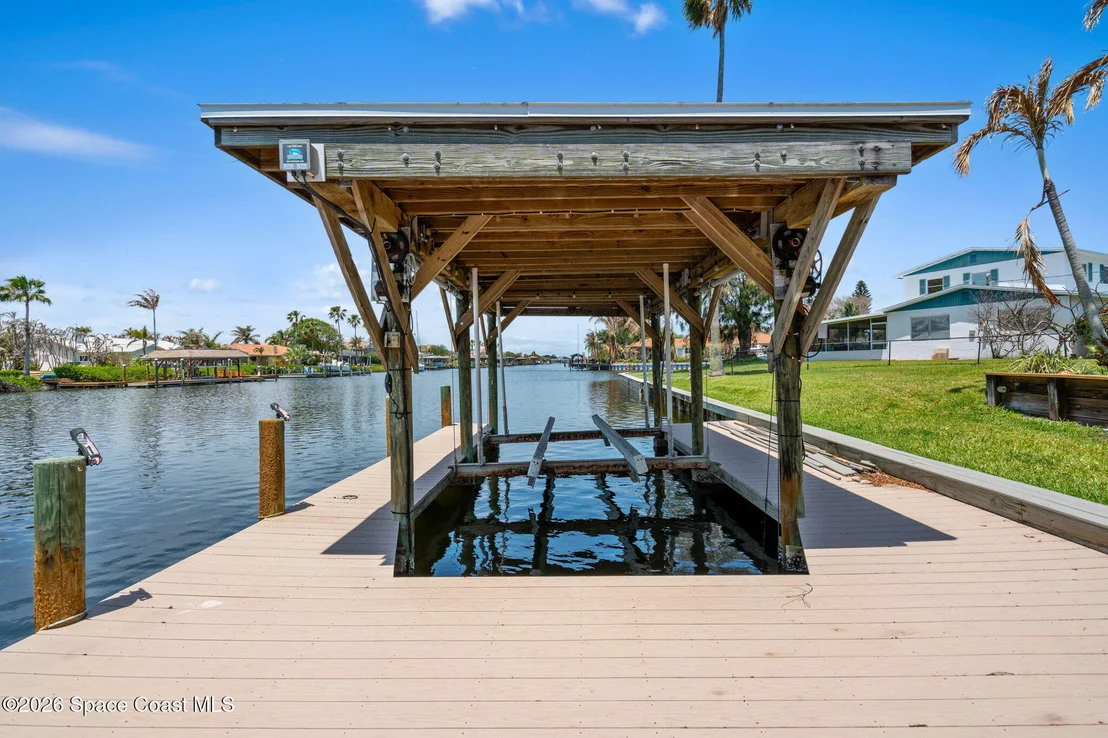 Photo of 213 River Road
