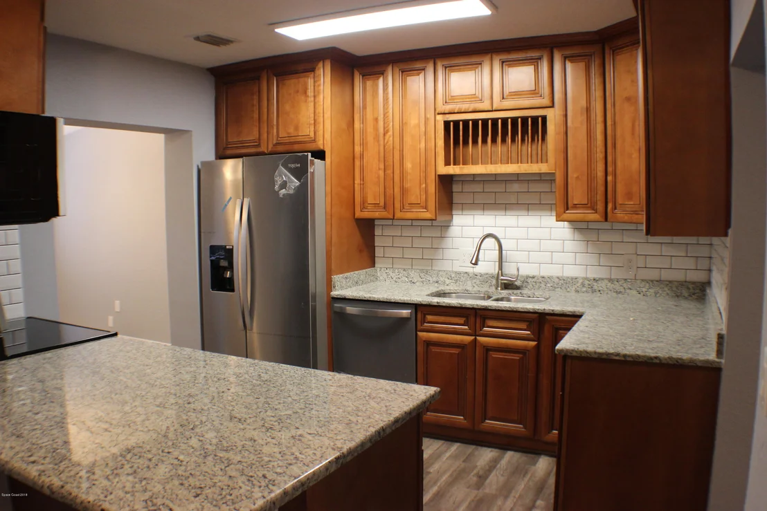Photo of 1042 Cabot Drive NE