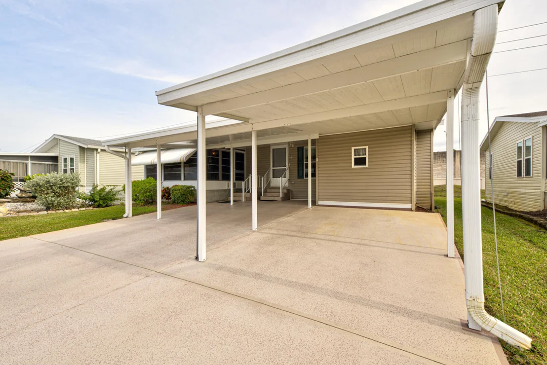 Photo of 665 Outer Drive