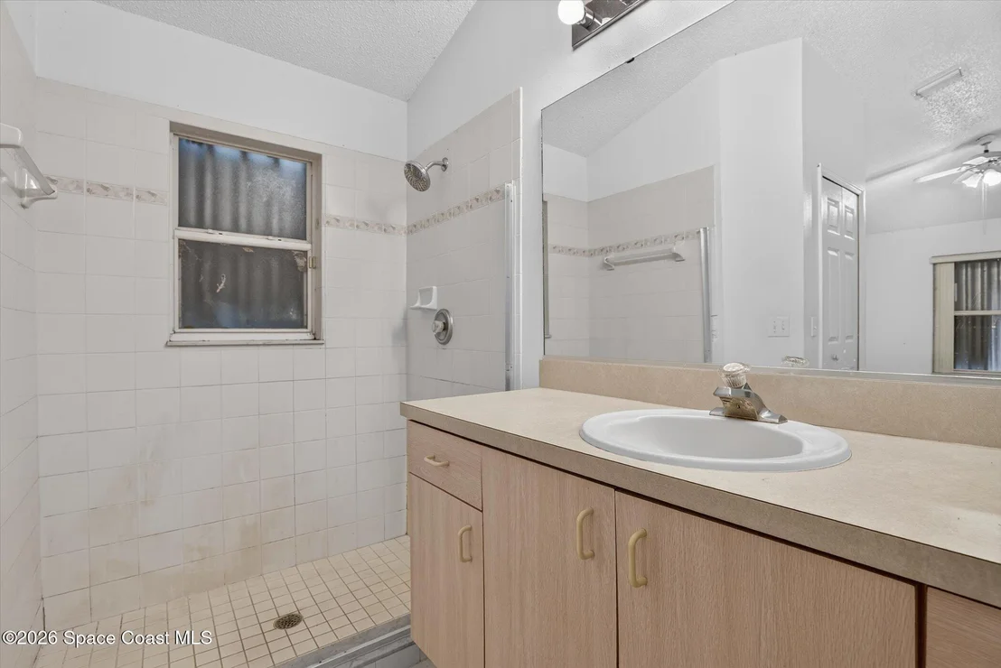 Photo of 1091 Ray Road SE