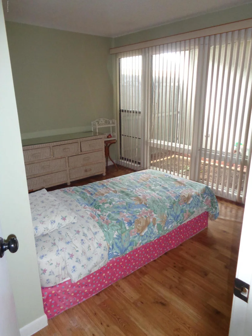 Photo of 425 Willow Tree Drive